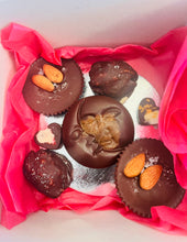 Load image into Gallery viewer, Chocolate Lover's Box